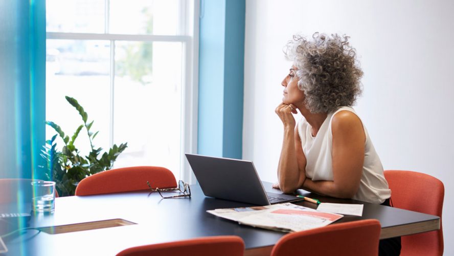 menopause-women-health-body-change-hormone-grey-hair-888x500